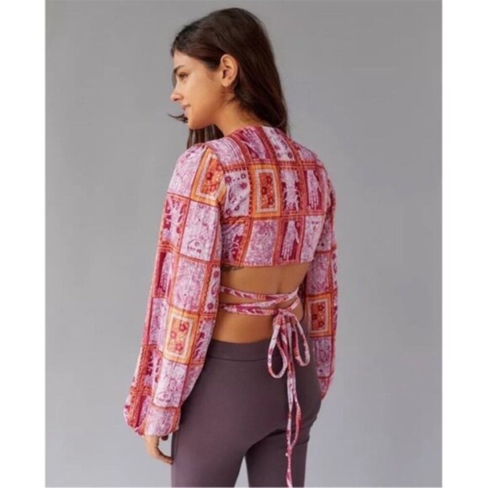 Urban Outfitters | Florentina Wrap Top Crop Long Sleeve Crushed Velvet Pink New - Picture 5 of 9